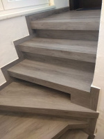  Vinylove schody s nosem Dub Legend sedy